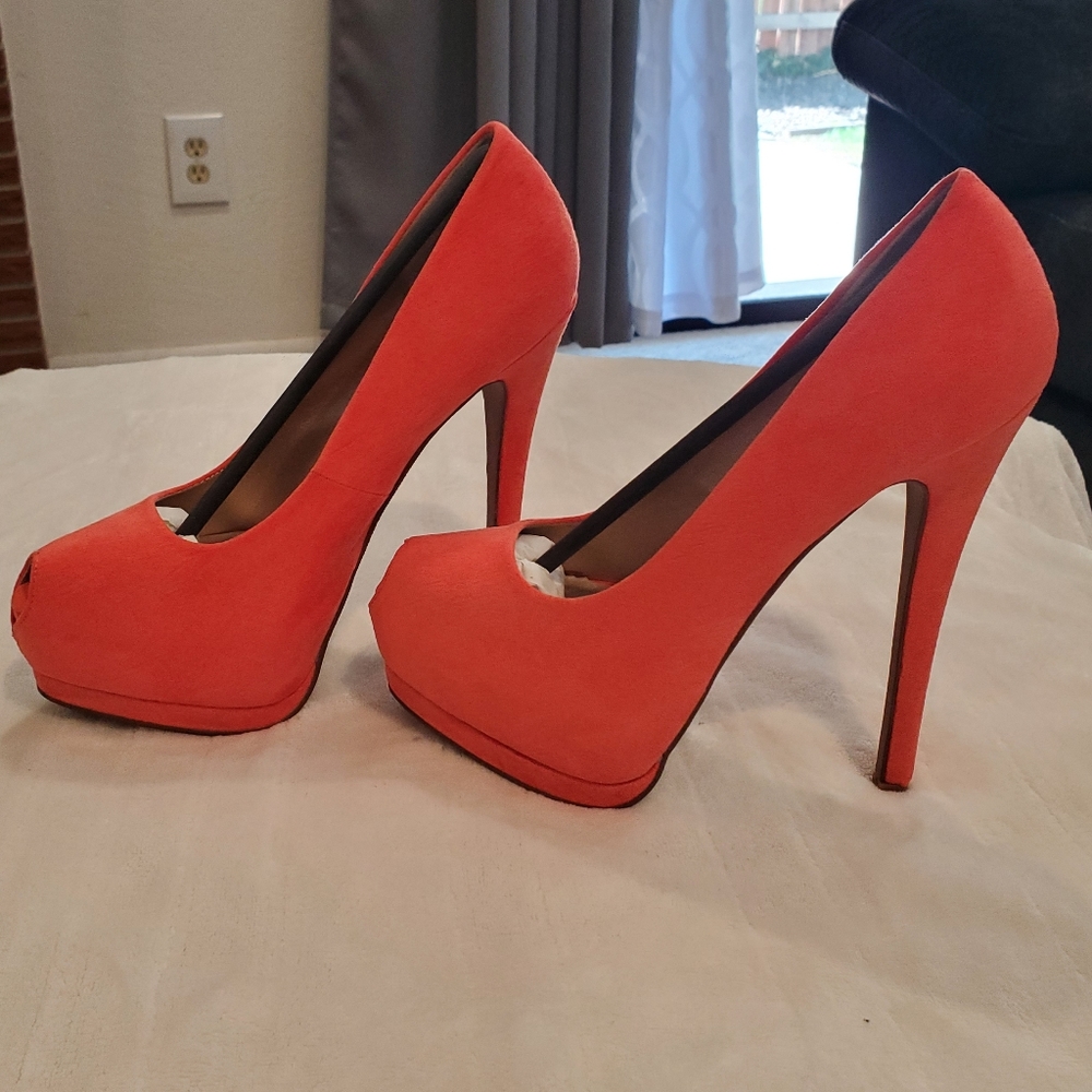 Suede Platform Peep Toe Pumps Corral Size 7.5 Brand New in Box